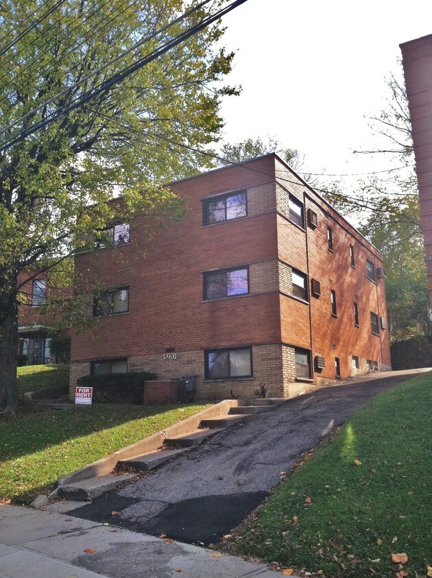 Primary Photo - 5720 Montgomery Rd