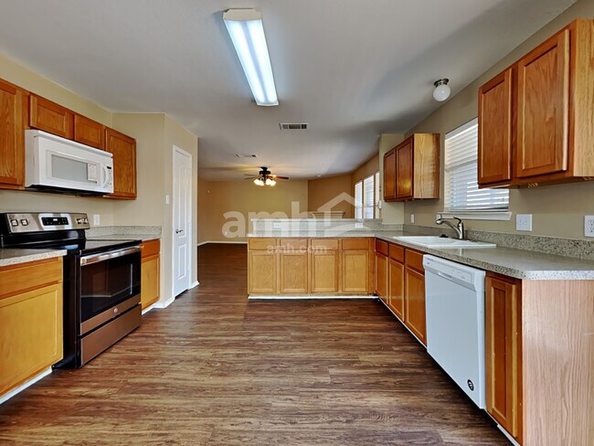 Foto del edificio - 729 Redwing Dr