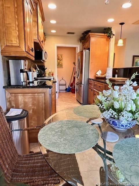 Foto del edificio - 944 NW Spruce Ridge Dr