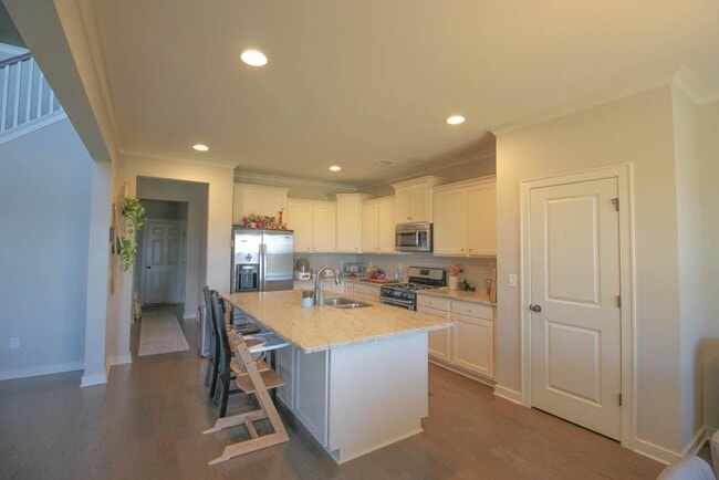 Building Photo - 5098 Park Side Cir