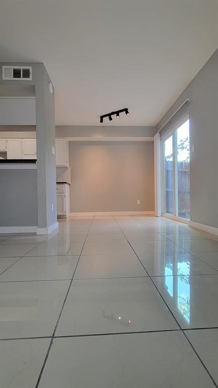 Foto del edificio - 1321 Southport Dr