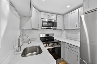 Building Photo - 91 Francis St