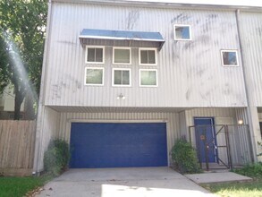 Building Photo - 117 Willard St