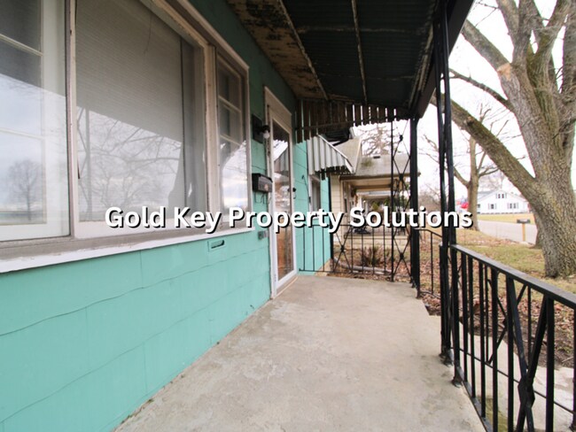 Foto del edificio - MUNCIE 3 BR 1 BA house with Fenced Backyard (NO SECTION 8)