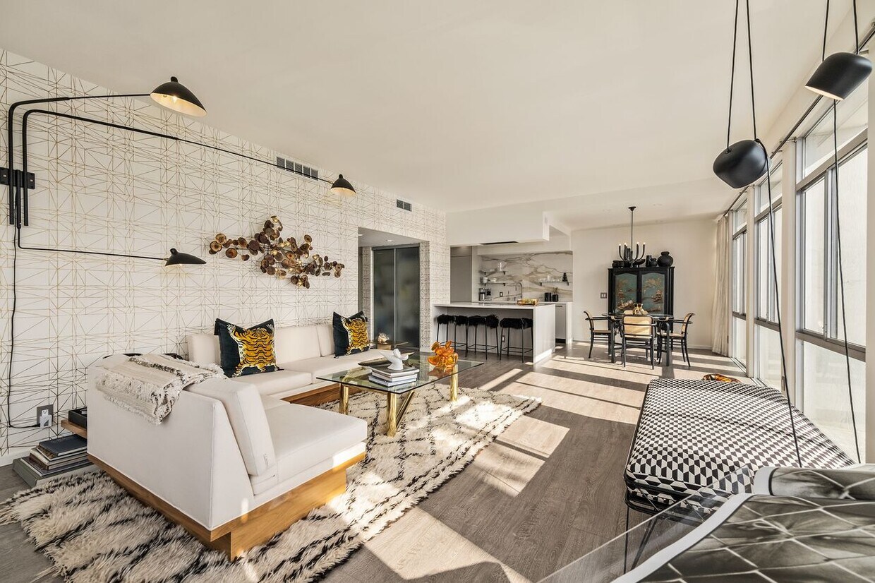 Great Room - 7135 Hollywood Blvd