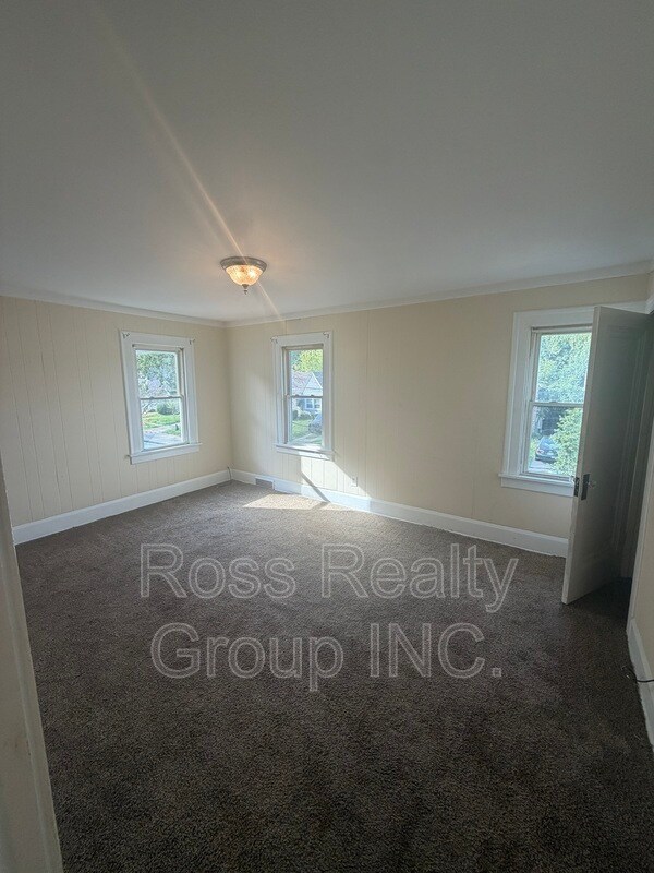 Building Photo - 1725 Mansfield Rd