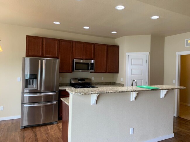 Foto del edificio - Ranch home with main floor master, 4 bed 3 bath Ranch home in Frederick