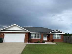 Building Photo - 11 Cherie Ln