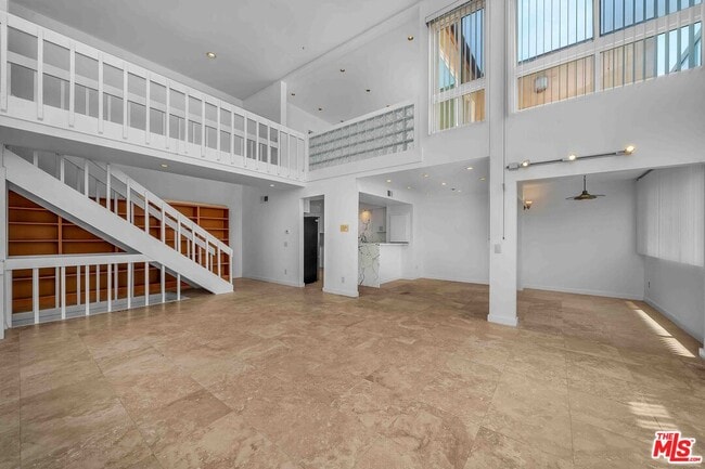 Building Photo - 15 63rd Ave