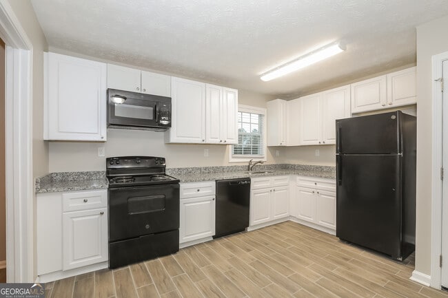 Building Photo - 3037 Kathy Ln NW