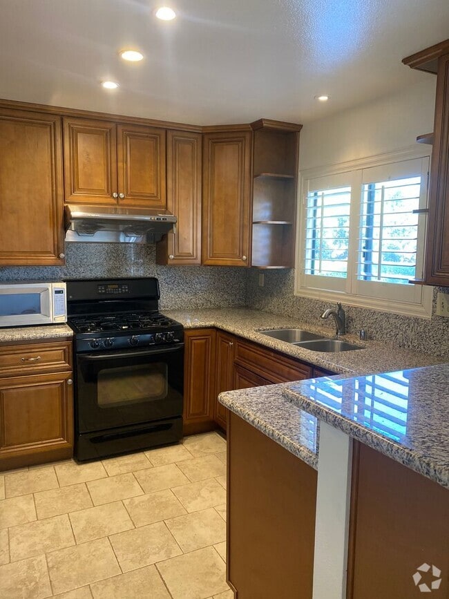 Building Photo - 2311 Archwood Ln