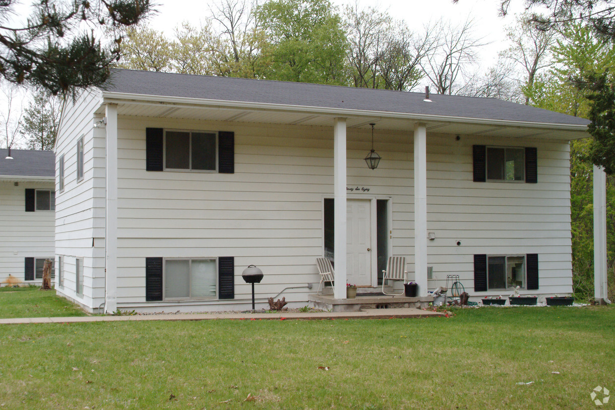 Primary Photo - Portage Lake Duplexes