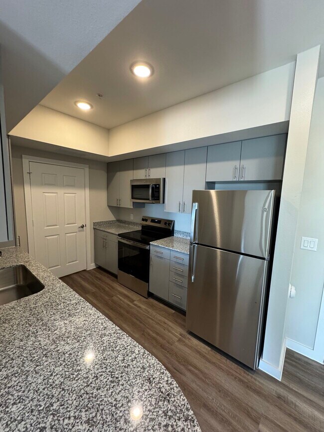 Building Photo - 5000 Overboard Cv