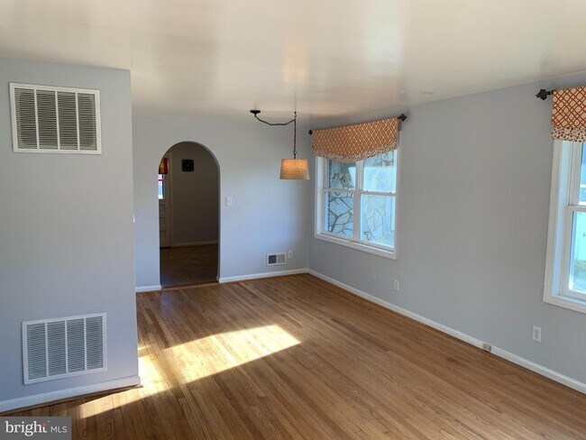 Foto del edificio - 3115 Normandy Ave