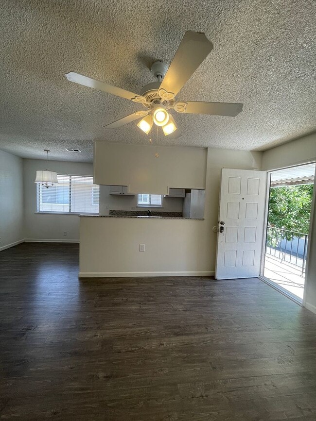 Foto del edificio - Lovely 2 Bedroom /  1 Bathroom for rent $2...