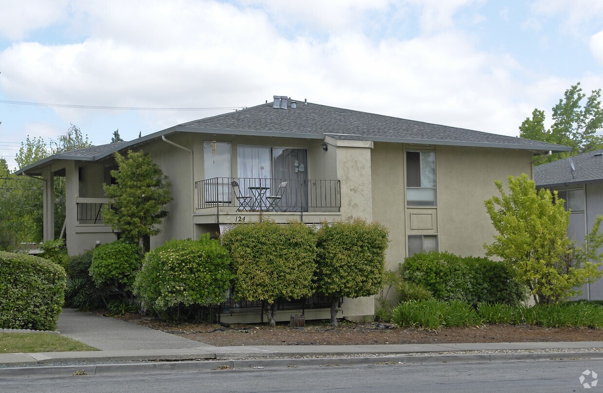 Primary Photo - 124 Blue Ridge Dr