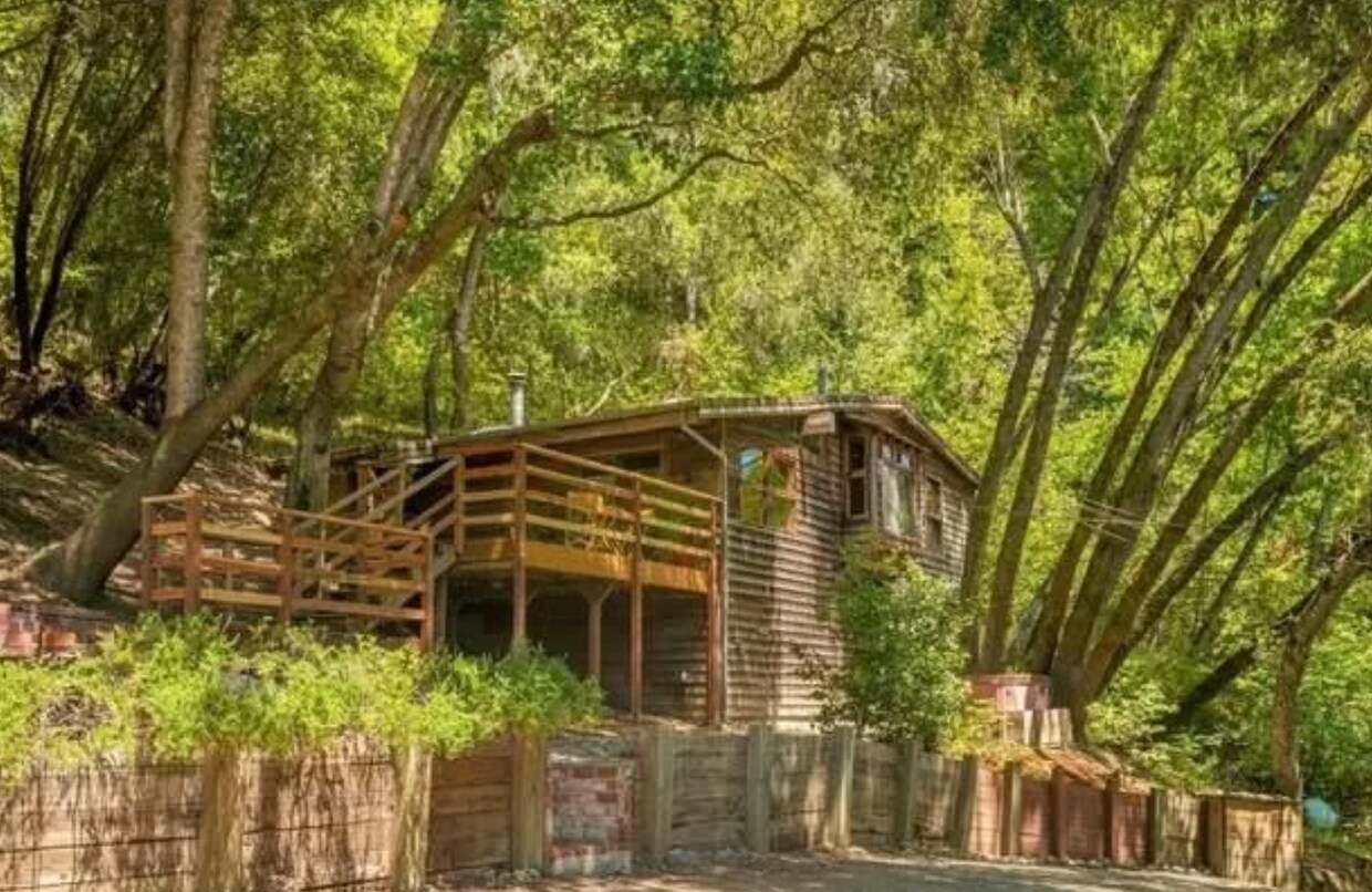 Foto principal - 15955 Redwood Lodge Rd