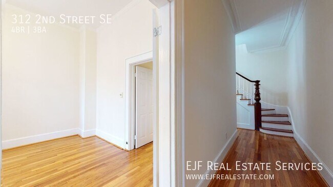 Foto del edificio - RENT CONTROLLED Four Bedroom In Historic C...