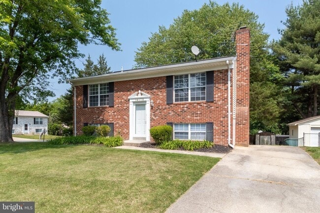Building Photo - 14175 Spring Branch Dr
