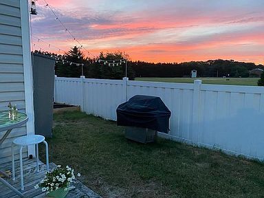 Building Photo - 1034 Caravan Way