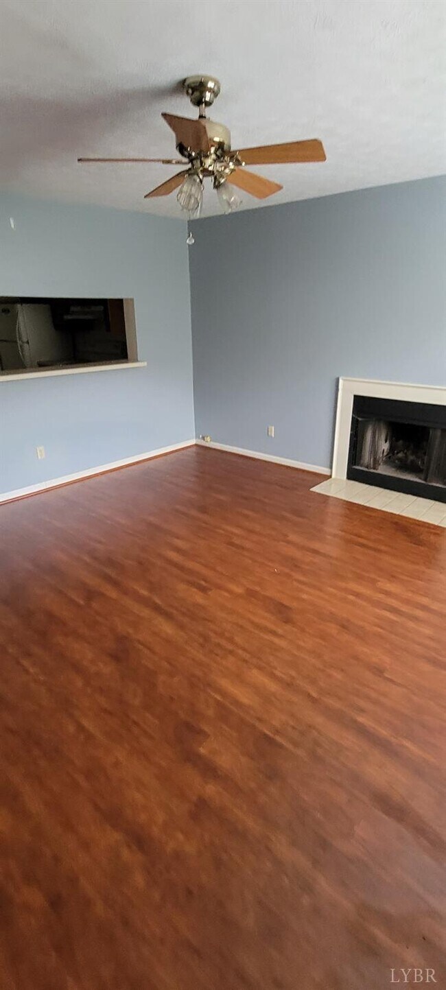 Foto del edificio - 112 Montview Forest Dr