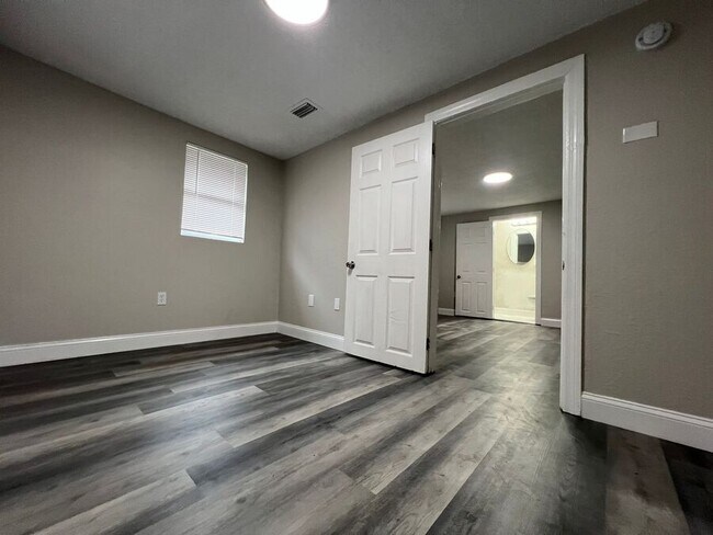 Foto del edificio - 9315 N 19th St