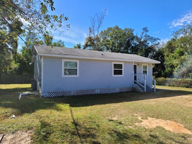 Building Photo - MOVE IN SPECIAL!! Waived $350 Cleaning Fee...