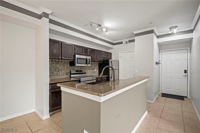 Building Photo - 11550 Villa Grand
