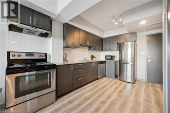 Building Photo - 275 Larch St
