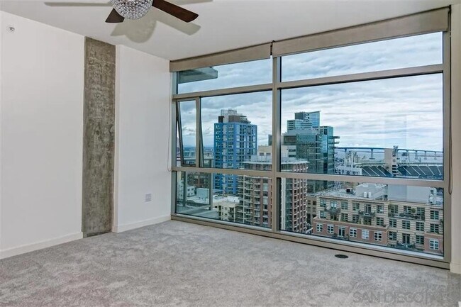 Foto del edificio - 800 The Mark Ln