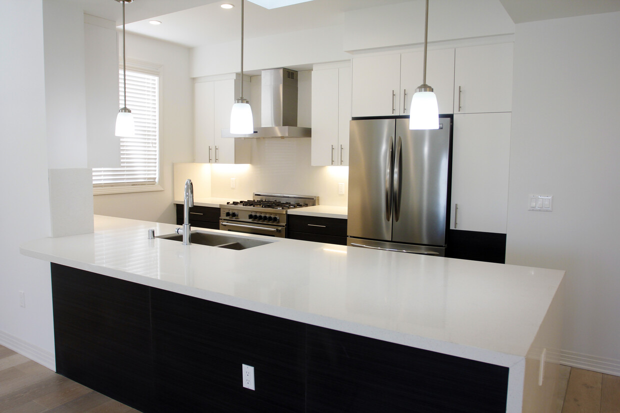 KItchen - 11931 Goshen Ave "Le Robaire"