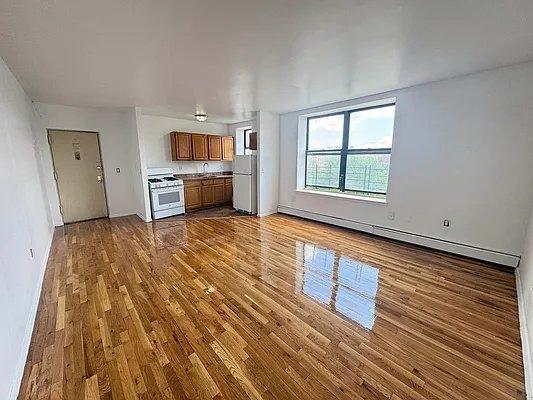 Foto principal - 1 bedroom in BRONX NY 10458