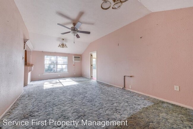 Building Photo - 4 br, 1 bath House - 104 Tram Rd