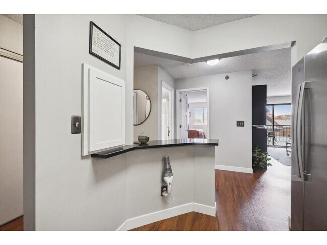Building Photo - 78 10th St E