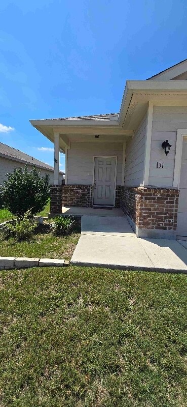 Foto del edificio - 131 Laurel Grace Ln