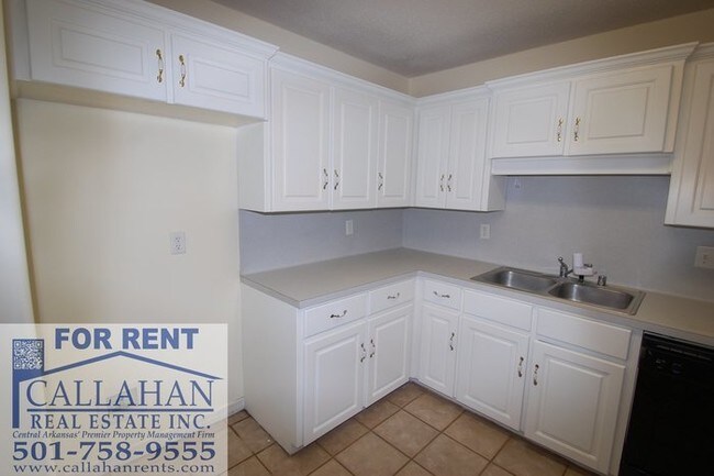 Building Photo - Cabot 3 Bedroom Home