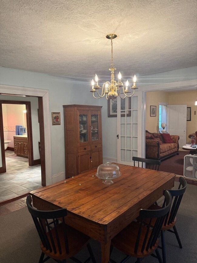 Building Photo - 3 Bedroom Furnished Home