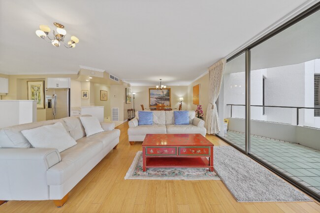 Building Photo - 1910 Ala Moana Blvd