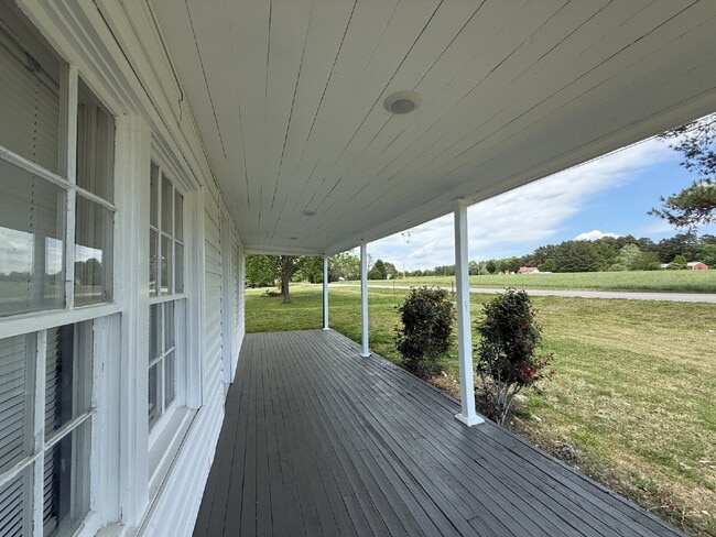 Foto del edificio - 2 bedroom Cozy Living with Modern Comforts!"