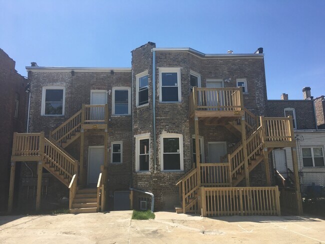 Building Photo - 4316 W Adams St