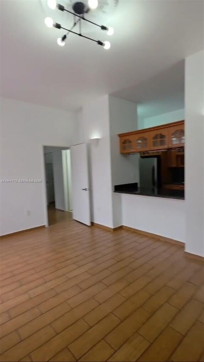 Foto del edificio - 7420 W 20th Ave