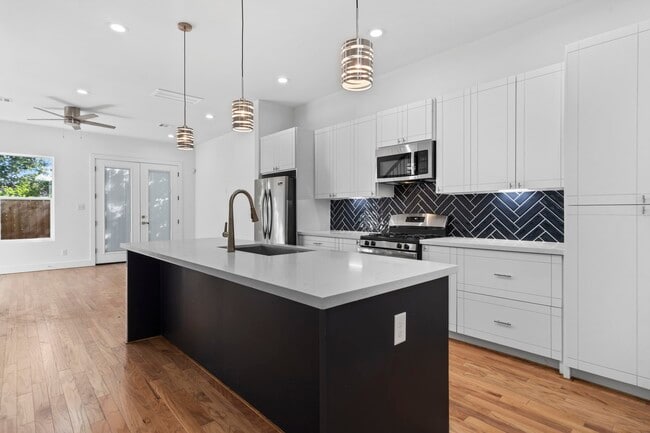 Foto del edificio - 2022 Thonig Rd