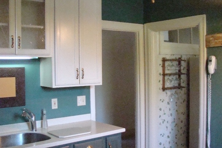 Kitchen - 19 Dutton St