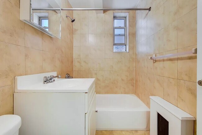Foto del edificio - 1445 Shore Parkway