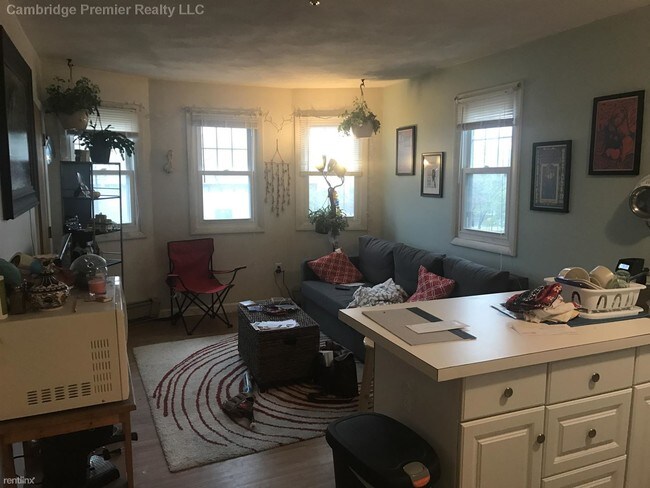 Building Photo - 1 br, 1 bath Apartment - 569 Somerville Av