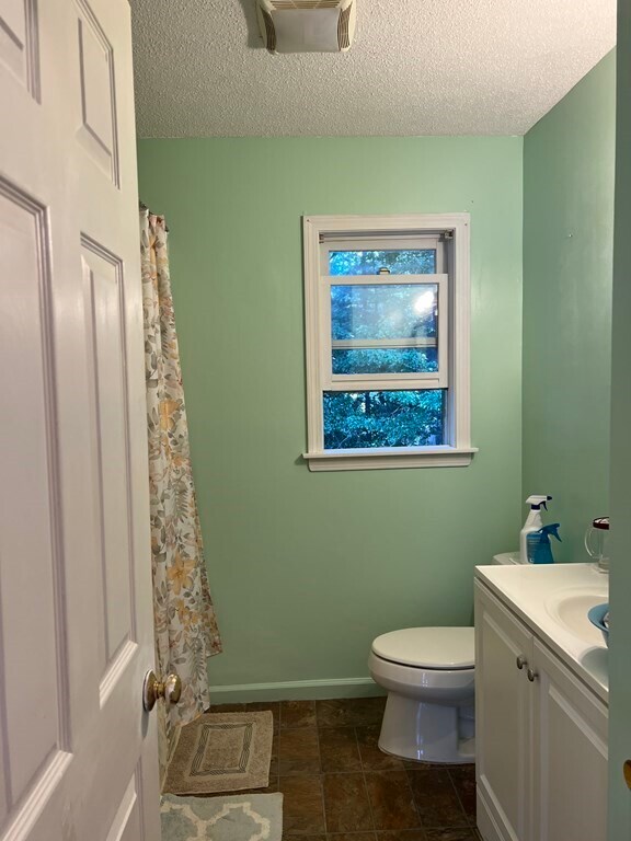 Building Photo - 28 Wedgewood Cir