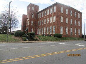 Building Photo - 1 Buffalo Ave NW