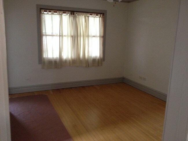 Building Photo - 5414 S Neenah Ave