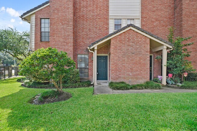 Foto del edificio - 2211 S Kirkwood Rd