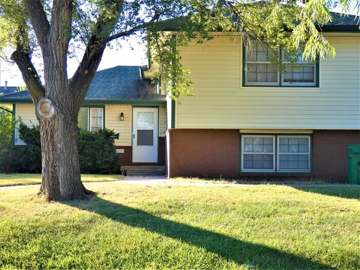 3 BD/2 BA DUPLEX NEXT TO MCCONNELL Townhome Rentals in Wichita KS
